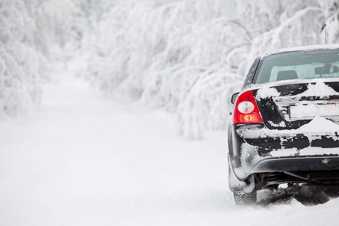 Автомобиль, попавший в снегопад/ Фото: discover24.ru