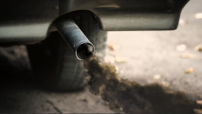 Черный выхлоп означает слишком большое количество сгораемого топлива