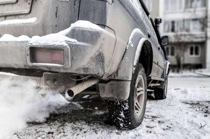 Зимой перед началом движение желательно прогревать автомобиль/ Фото: aif.ru