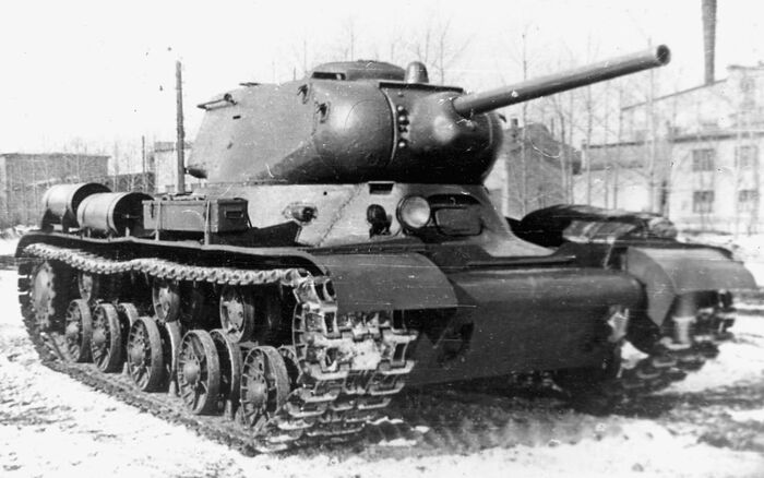В ИС-1 имелась улучшенная бронезащита корпуса/ Фото: war-book.ru