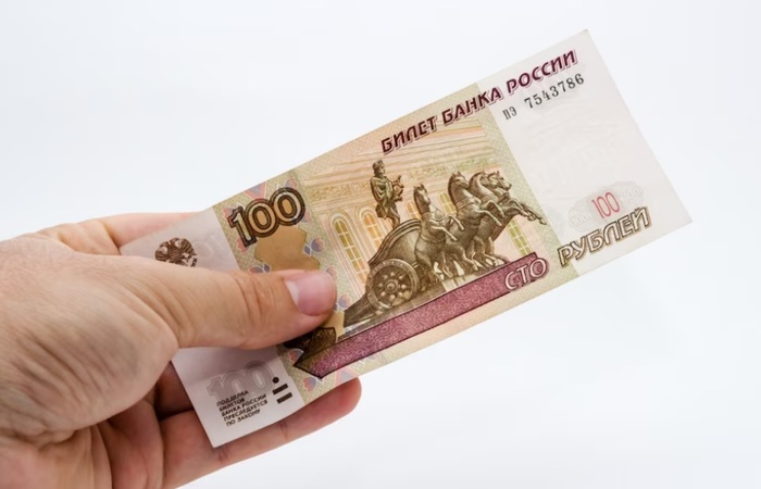 Мошенники на заправке могут выпрашивать деньги у водителей/ Фото: finam.ru