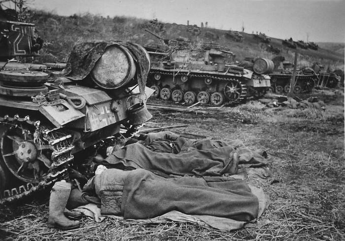 Отдыхающий экипаж танка/ Фото: topwar.ru