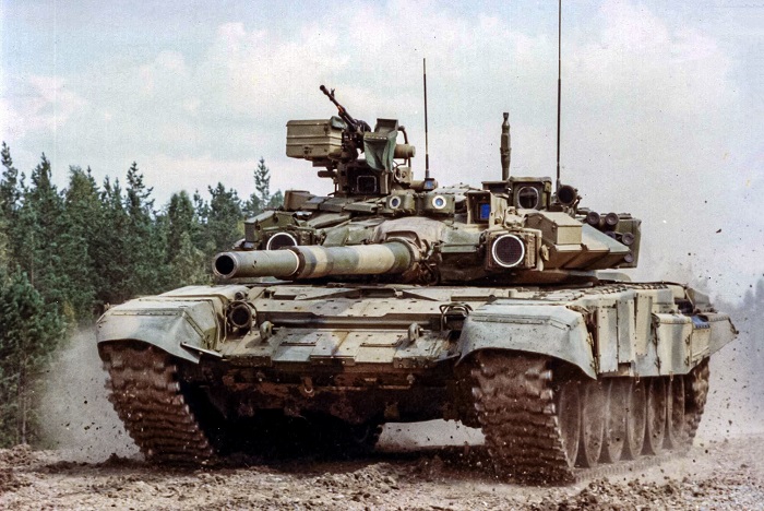 Танк Т-90, принятый на вооружение в ВС РФ в 1992 году/ Фото: rostec.ru