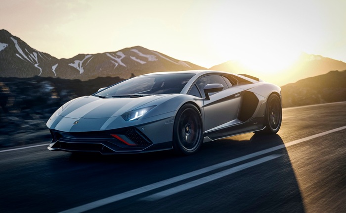 Lamborghini Aventador уменьшается в стоимости на 55% за три года/ Фото: drive.ru