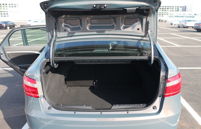 Что лучше не перевозить в багажнике автомобиля без разрешения?/ Фото: replicadisk.ru
