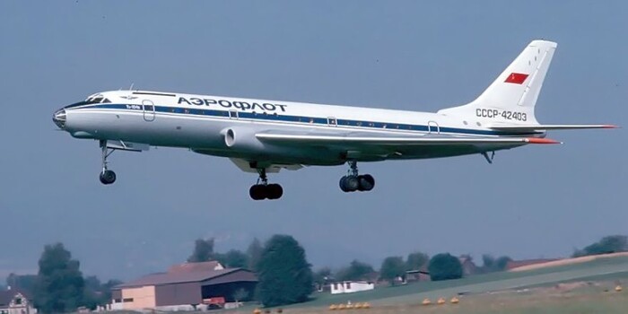 Ту-104 уже в начале 60-х годов считался морально устаревшим лайнером
