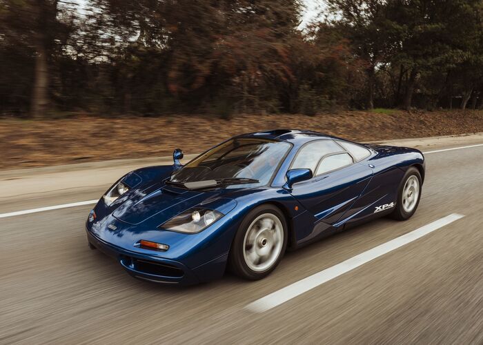 McLaren F1 оснащен мотором объемом 6,1 литра/ Фото: roadandtrack.com