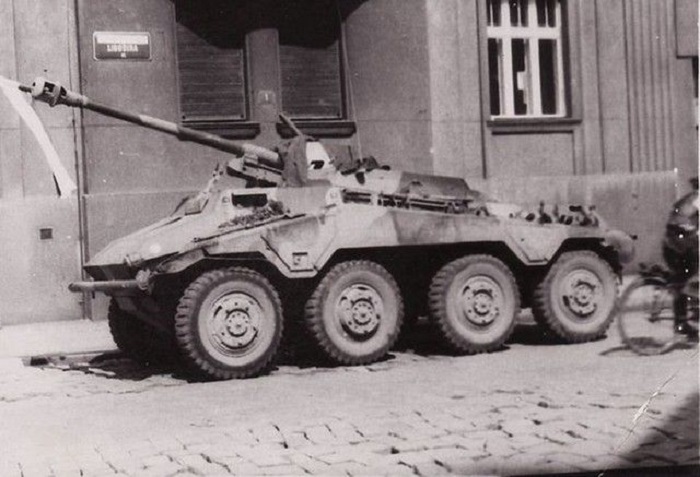 Sd.Kfz. 234/2 были сложны в производстве, поэтому было выпущено всего сотня таких машин