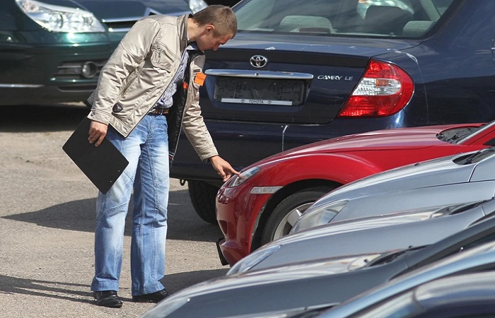 На какие ухищрения могут идти недобросовестные покупатели подержанных автомобилей?/ Фото: kp.ru