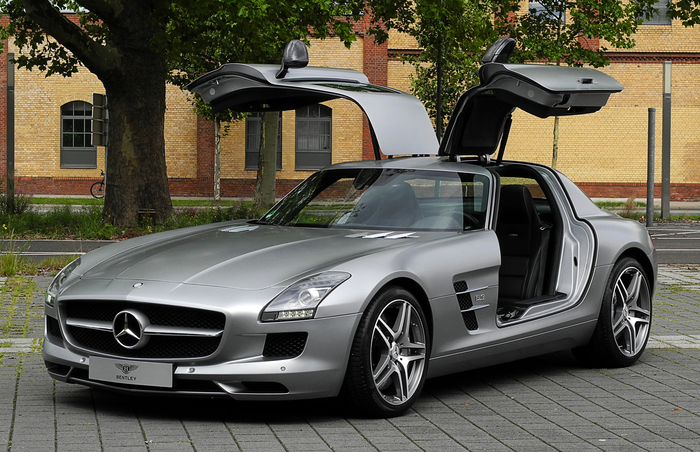 Mercedes SLS AMG GT с «крыльями чайки»/ Фото: wikimedia.org