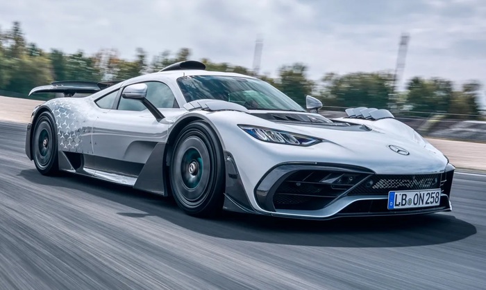 Разгон Mercedes-AMG ONE до 100 км в час занимает менее трех секунд/ Фото: topgear.com