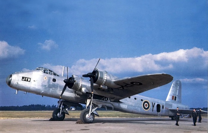 Short Stirling мог нести на борту до 6,3 тонны полезной нагрузки/ Фото: planehistoria.com