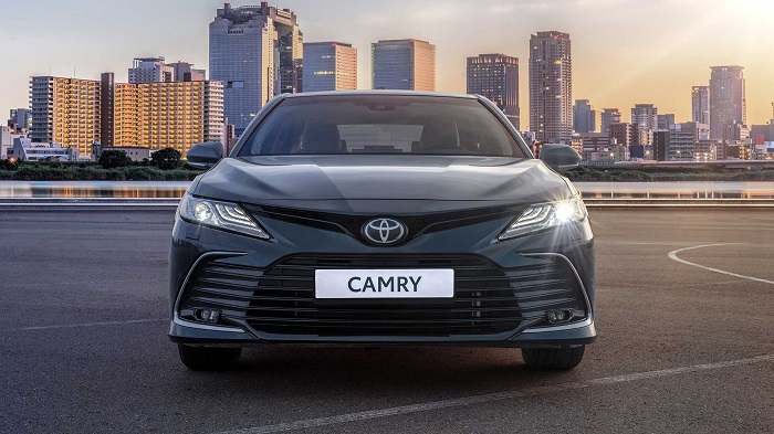 У Toyota Camry продажи упали сильнее всего/ Фото: toyota.ru