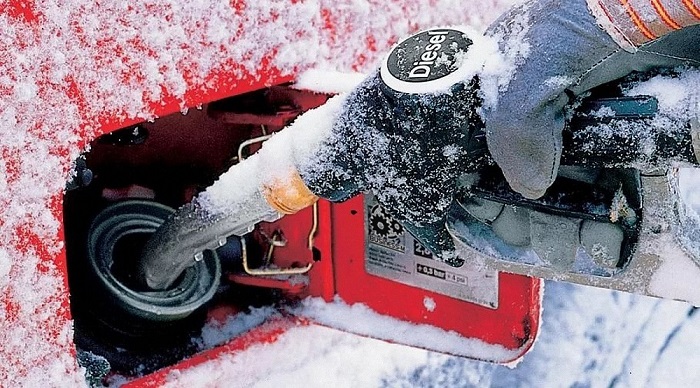 Заправка автомобиля в мороз/ Фото: centr-fuel.ru