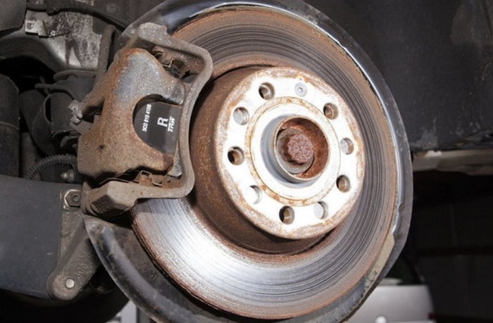 Нарост коррозии на диске