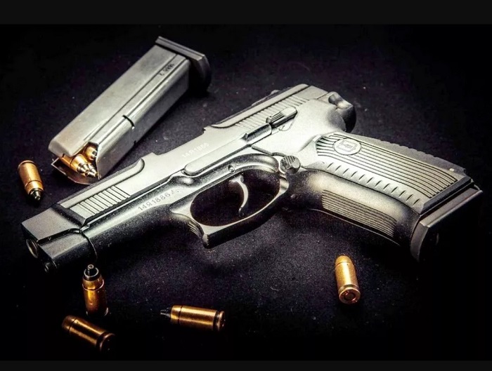 Пистолет Ярыгина «Грач» с патронами и магазином/ Фото: rus.team