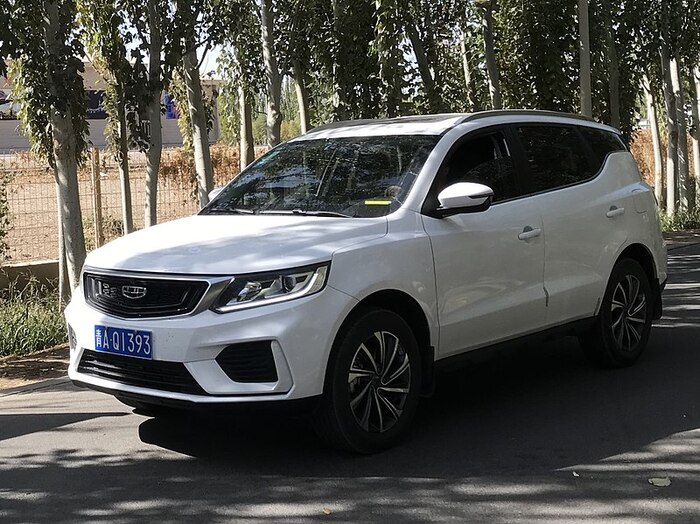 Geely Emgrand X7 часто используют в качестве такси, что увеличивает вероятность появления ржавчины/ Фото: wikimedia.org