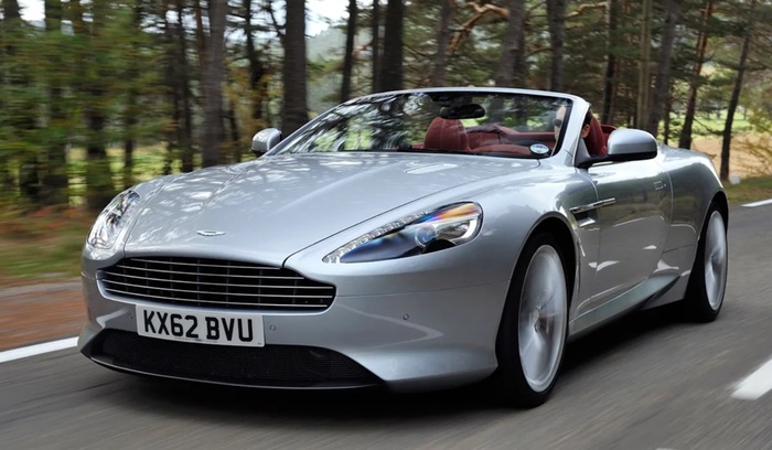 2004 Aston Martin DB9 может разгоняться до 306 км в час/ Фото: autoexpress.co.uk