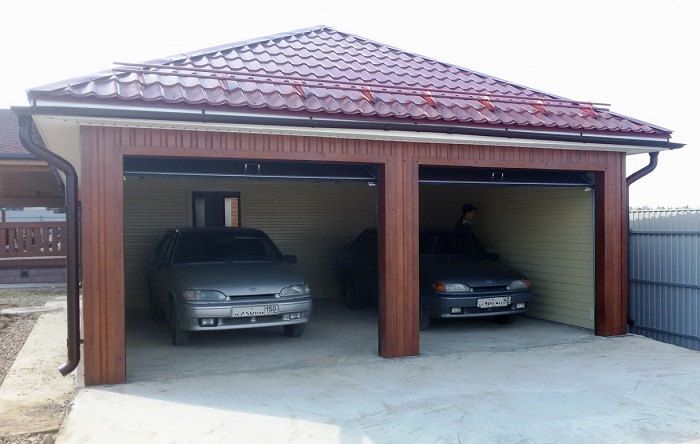 Автомобили, стоящие в гараже/ Фото: metgar.ru