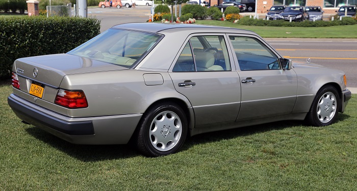 Mercedes-Benz w124 1992 года считался передовым автомобилем для своего времени/ Фото: wikimedia.org