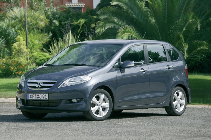 Honda FR-V выпускался в течение пяти лет Honda FR-V выпускался в течение пяти лет