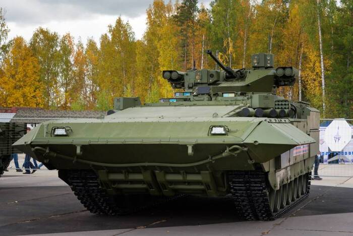 Спереди танка находится мотор с Х-образной конфигурацией/ Фото: topwar.ru