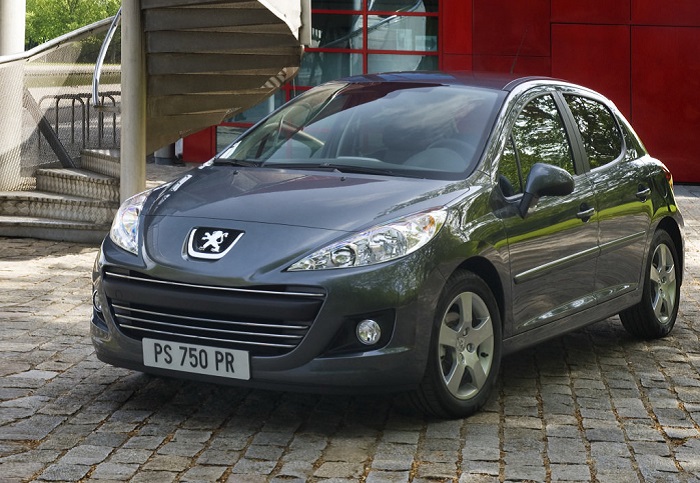 Peugeot 207 может терять много масла/ Фото: drom.ru