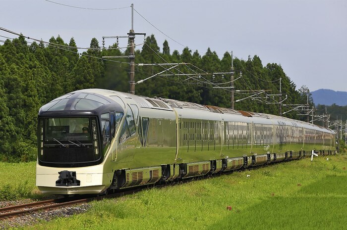 Поезд Suite Shiki-Shima запущен в 2017 году/ Фото: wikimedia.org