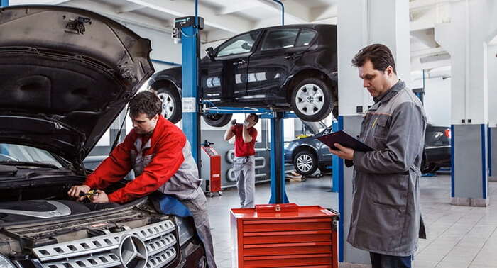 В автосервисах записывают все проведенные работы. Фото: centr-to.ru