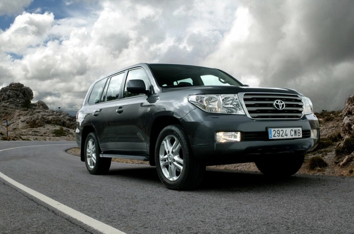 Toyota Land Cruiser 200 серии может проехать 500 км без необходимости ремонта
