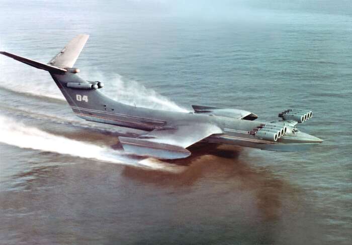 Каспийский экраноплан шел в нескольких метрах над водой