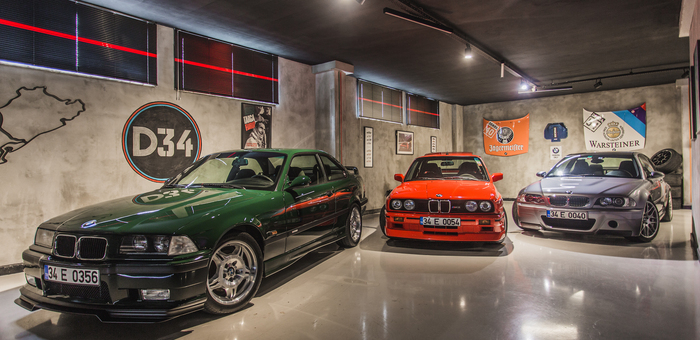 Гараж предназначен для фанатов BMW