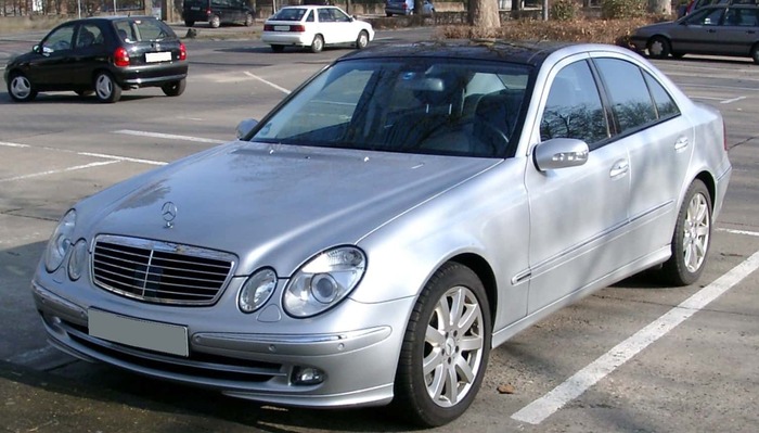 Mercedes-Benz E-Class W211 радует прочным кузовом и хорошей динамикой