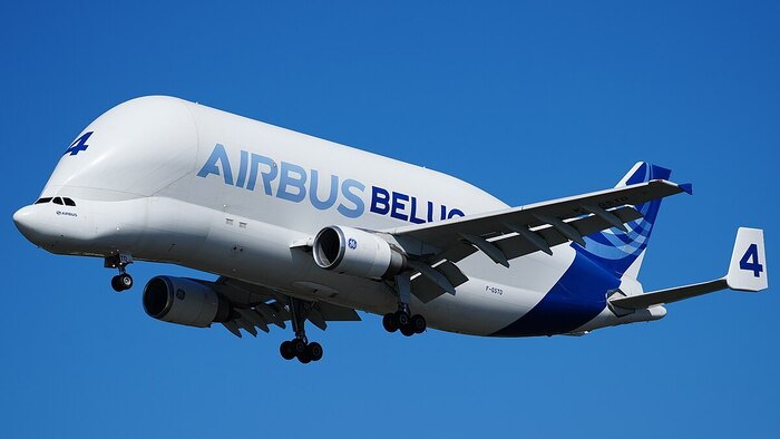 Airbus A300-600ST внешне похож на белугу