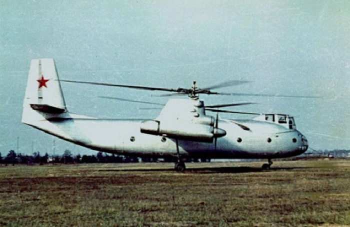 Винтокрыл Ка-22, вид справа Винтокрыл Ка-22, вид справа