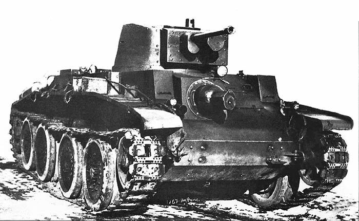 Танк 10ТР, вид спереди