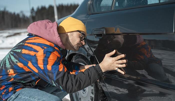 Осмотр кузова машины Осмотр кузова машины