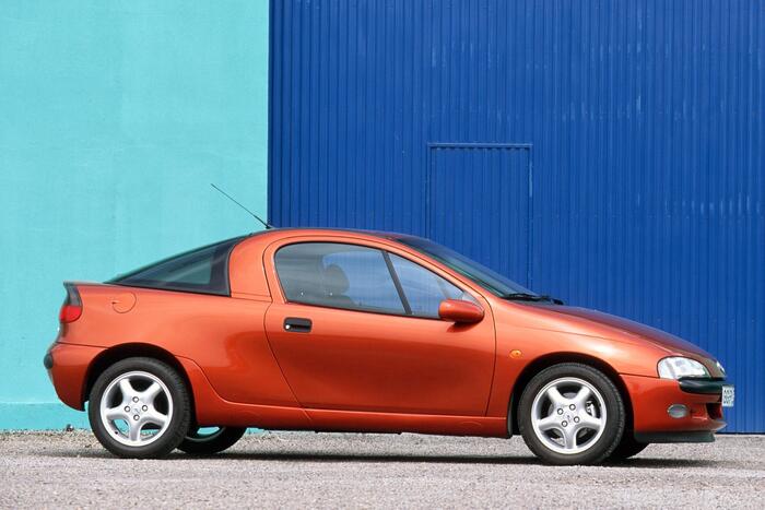 Tigra выпущен на платформе Open Corsa второго поколения