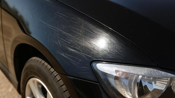 Царапины на автомобильном кузове. Фото: moneytimes.ru