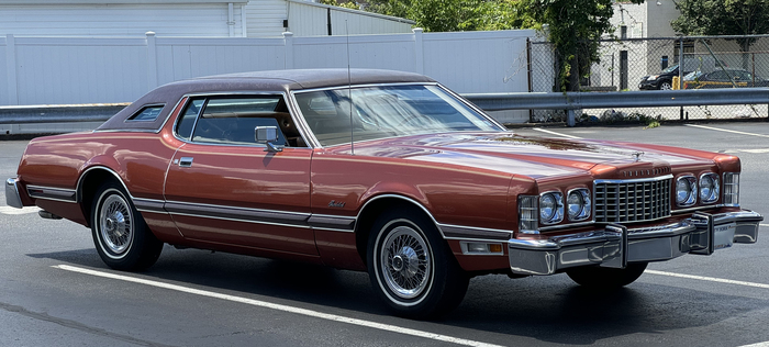 Ford Thunderbird стал самым тяжелым купе Форда. Фото: wikimedia.org