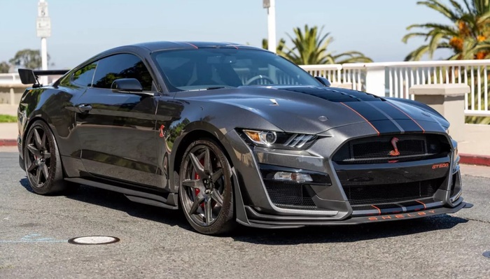 Ford Mustang Shelby GT500 2020 года. Фото: carscoops.com