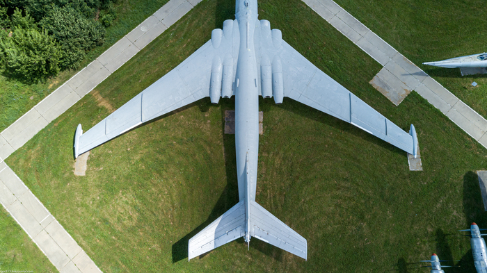 М-4 «Бизон», вид сверху М-4 «Бизон», вид сверху