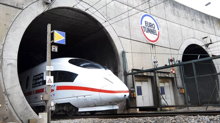 Евротоннель соединяет территорию Англии и Франции