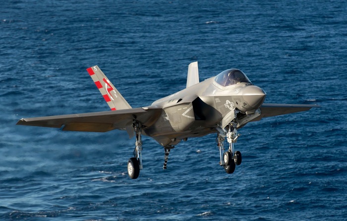 Палубная модификация американского истребителя,  F-35C