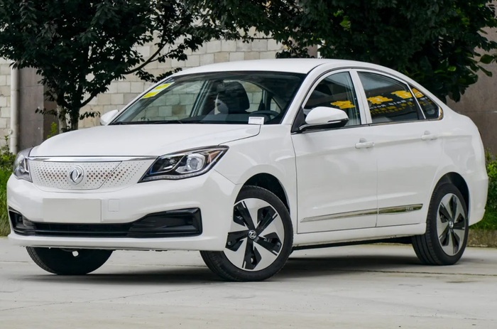 Evolute i-Pro может развить скорость до 150 км в час Evolute i-Pro может развить скорость до 150 км в час