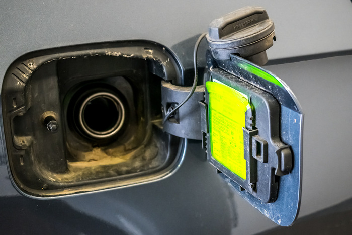 Бак автомобиля лучше залить на зиму топливом, оставив лишь небольшое пространство Бак автомобиля лучше залить на зиму топливом, оставив лишь небольшое пространство