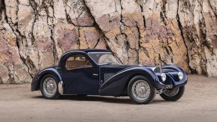 1937 Bugatti Type 57SC Atalante развивали скорость 135 км/ч 1937 Bugatti Type 57SC Atalante развивали скорость 135 км/ч