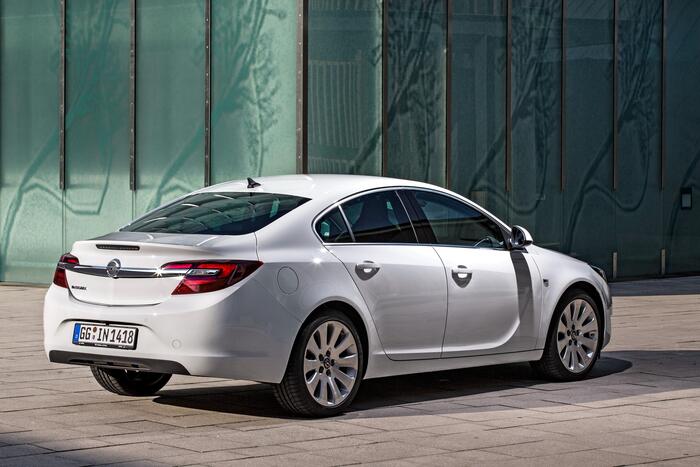 Opel Insignia A, основательный и прочный