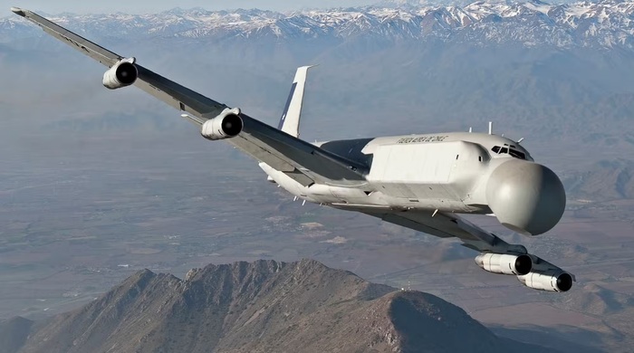 Boeing 707, оборудованный радиолокатором EL /M-2075 Phalcon