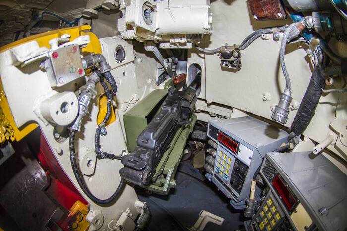 Интерьер российского танка Т-90. Фото: topwar.ru Интерьер российского танка Т-90. Фото: topwar.ru